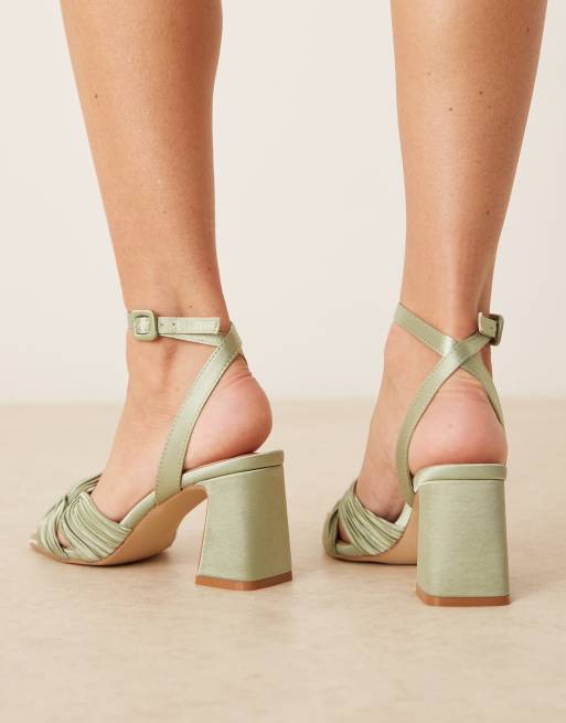 Be Mine - Alt til bruden - Divaa - Salviegrønne sandaler med blokhæl og plisseringer i satin, 3 af 4