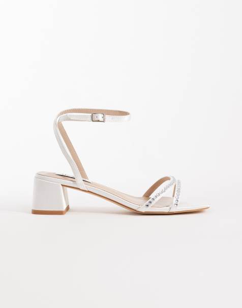 Be Mine - Alt til bruden - Treat - Elfenbenshvide sandaler med lak blokhæl og udsmykninger i satin - view 1