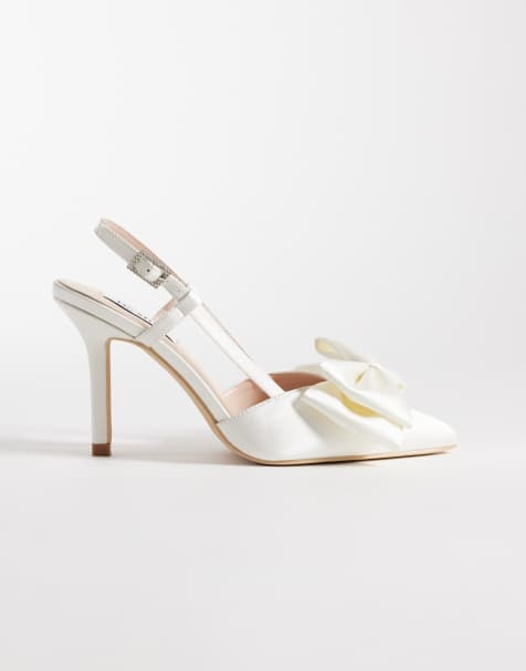 Be Mine – Anica – Absatzschuhe aus Satin in Elfenbeinweiß mit Fersenriemchen und Schleife - view 1
