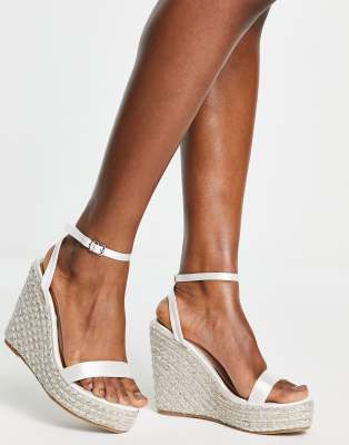 Be Mine – Bridal Anishaa – Espadrilles-Sandalen in Elfenbein mit Keilabsatz