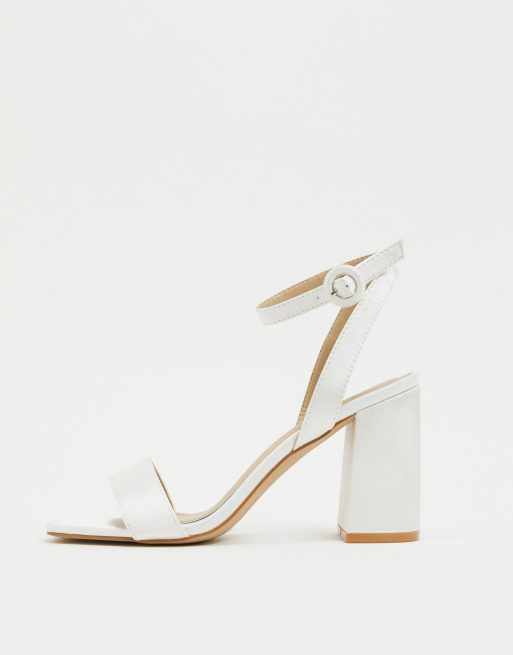 Be Mine Bridal Bruiloft Sandalen met hak van satijn in gebroken wit