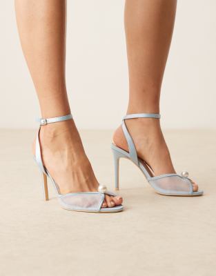 Be Mine Bridal - Kyree - Satin-Sandaletten in Blau mit Perlendetail und Absatz