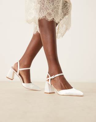  Bridal Ravina pointed toe block heeled shoes in ivory