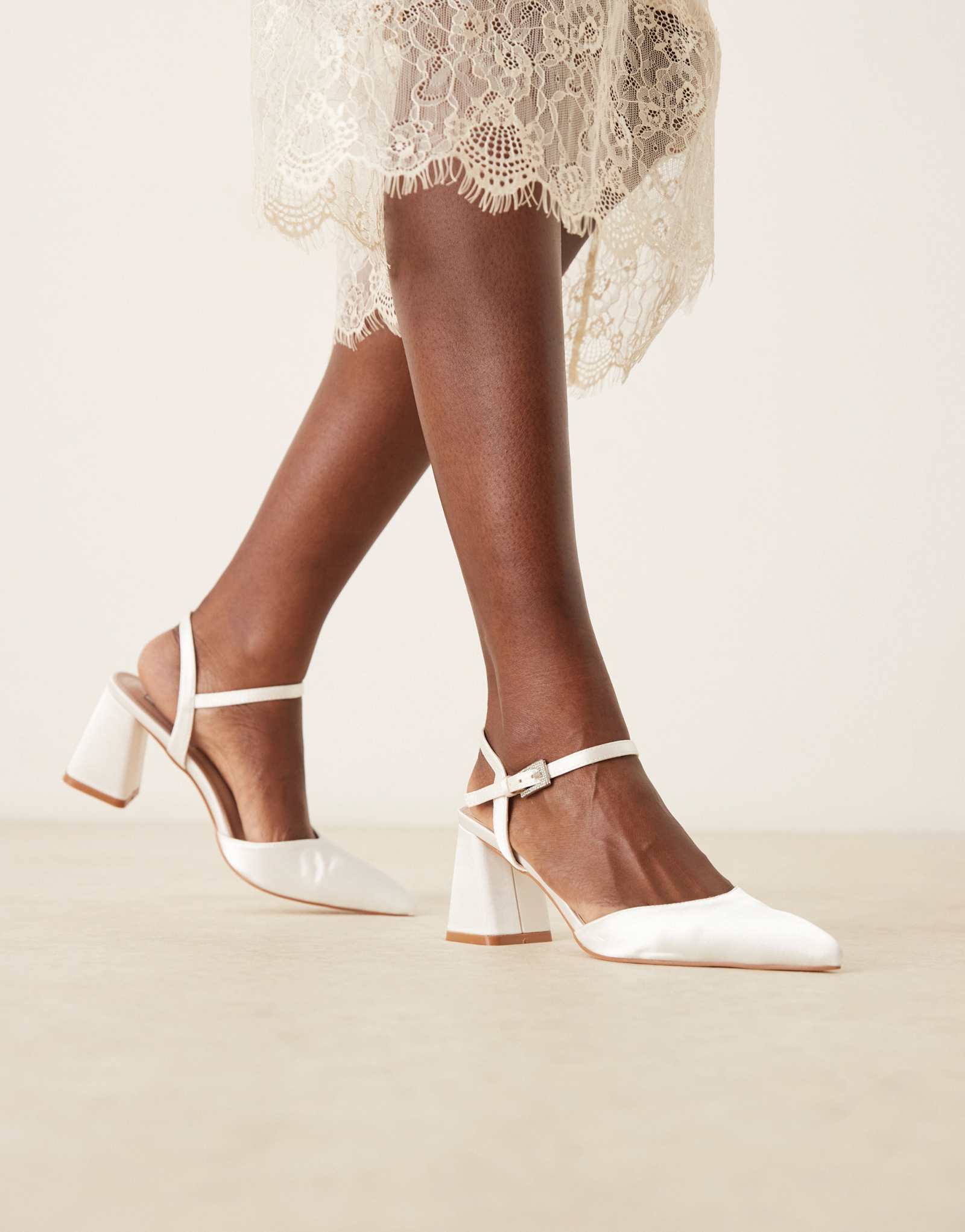 Будь моей, свадебные туфли Ravina с острым носком на массивном каблуке цвета слоновой кости