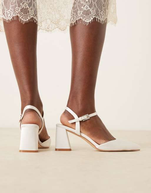 Be Mine – Bridal Ravina – Schuhe in Elfenbein mit Blockabsatz und spitzer Zehenpartie, 3 von 4