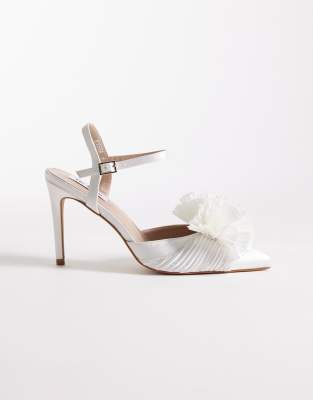  Bridal Rysha pointed toe heeled shoes with flower detail in ivory