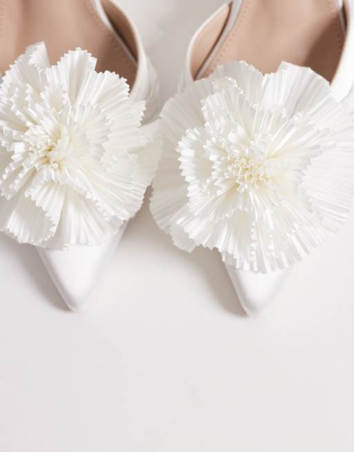 Be Mine Bridal Rysha pointed toe heeled shoes with flower detail in ivory, 2 of 4