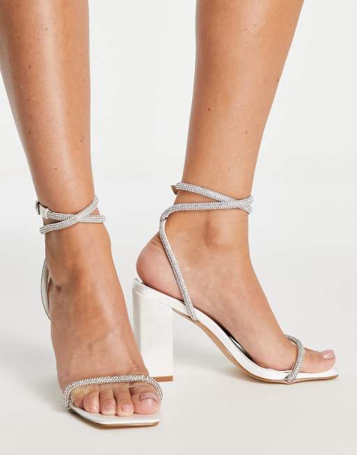 Be Mine Bridal - Siara - Elfenbenshvide sandaler med blokhæl og broderede stropper