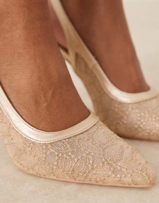 Be Mine – Bridal – Vidha – Absatzschuhe in Gold mit Fersenriemen und Spitze, 4 von 4