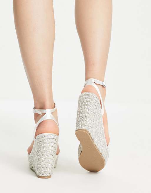 Be Mine Bridal Wide Fit – Anishaa – Espadrilles-Sandalen in Elfenbein mit Keilabsatz, 3 von 4