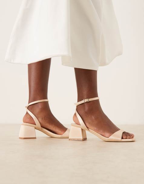 Be Mine - Bruidskleding - Ammie - Sandalen met brede pasvorm en blokhak in roze satijn - view 1