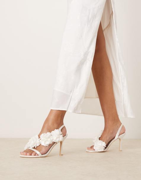 Be Mine - Bruidskleding - Delira - Sandalen met hak en corsage in ivoor - view 1