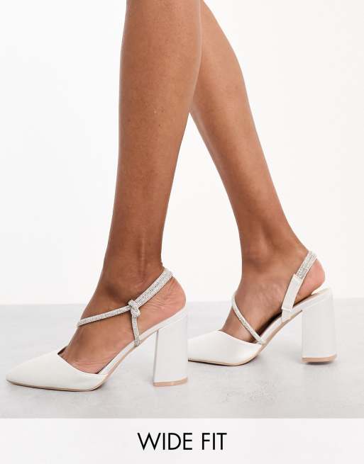 Be Mine - Bruidskleding - Ditzy - Schoenen met brede pasvorm en blokhak van ivoorwit satijn
