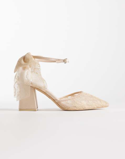 Be Mine - Bruidskleding - Reema - Schoenen met brede pasvorm, blokhak, en strikdetail in roze kant - view 1