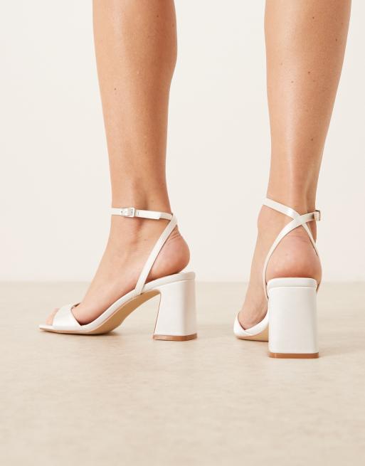 Be Mine – För bruden – Cora – Elfenbensvita klacksandaler med blockklackar i satin, 4 av 4