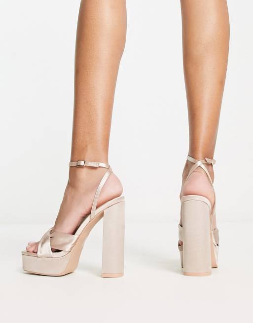 Be Mine - Margot - Sandalen met hak en plateauzool in beigeroze satijn