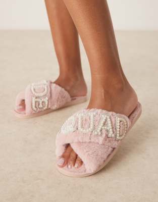 Be Mine Be Mine Sasha Bride Squad slippers in blush-Pink