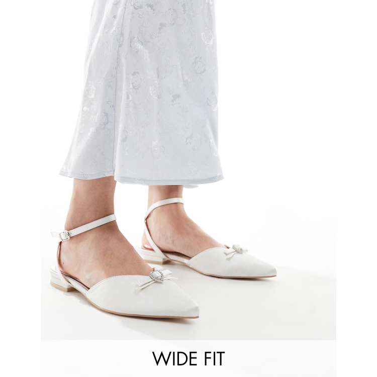 Be Mine Wide Fit Bridal Indi Flache Schuhe in Elfenbein mit Schleife weite Passform ASOS