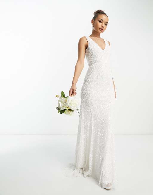 White maxi 2025 dress with train