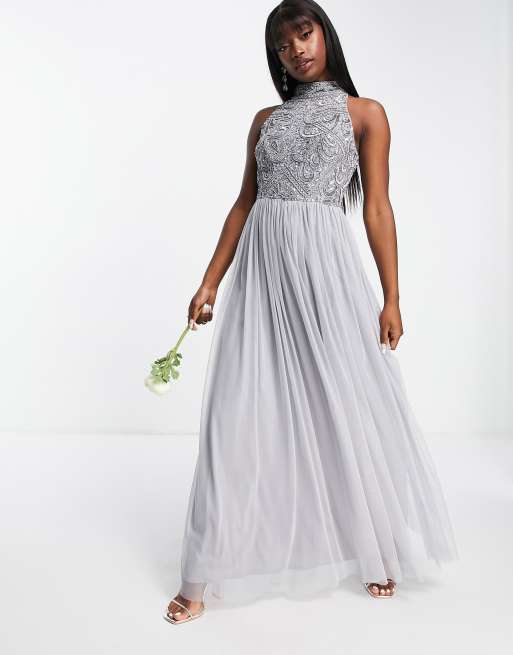 Beauut Bridesmaid – Verziertes Maxikleid mit Tüll-Rock in Sanftgrau 