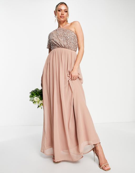 Beauut - Bruidsmeisjes - Maxi jurk met versierd lijfje en blote schouder in taupe