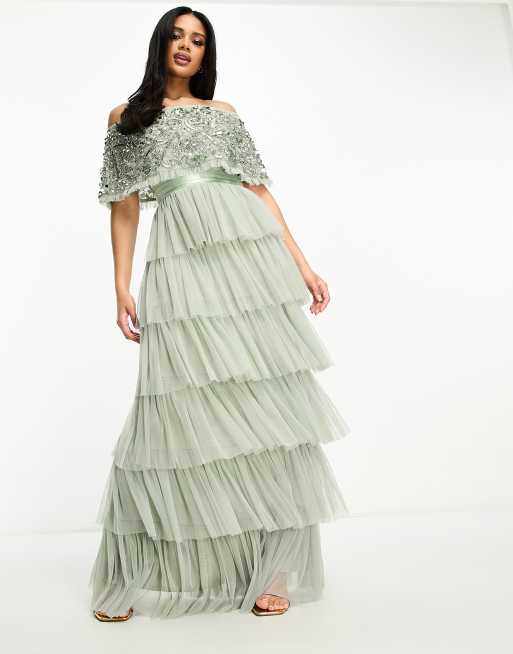 Beauut - L'invitée - Robe longue étagée à encolure Bardot - Vert sauge