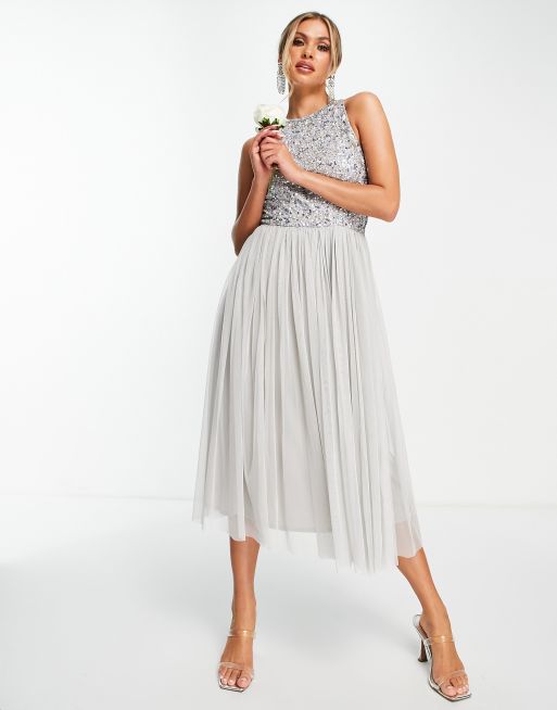 Beauut - Robe mi-longue de demoiselle d'honneur à sequins avec jupe en tulle - Gris clair 