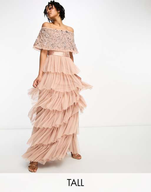 Beauut Tall - L'invitée - Robe longue étagée à encolure Bardot - Taupe