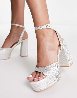 BEBO Galaxy - Bridal - Verzierte Plateausandalen aus Satin in Weiß