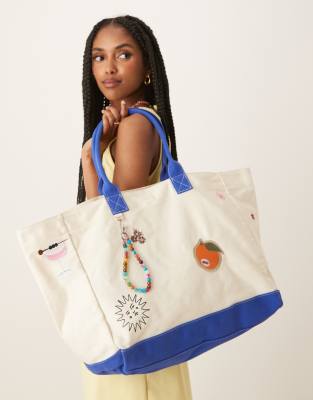 camila canvas tote bag in patch print-White