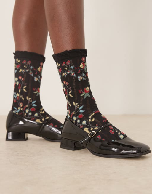Becksöndergaard – Fairygard Cotta – Socken in Schwarz mit Blumenstickerei, 3 von 3