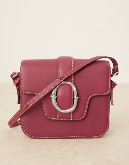 Becksondergaard – Iris – Bordowa skórzana torebka crossbody z zapięciem na klamrę