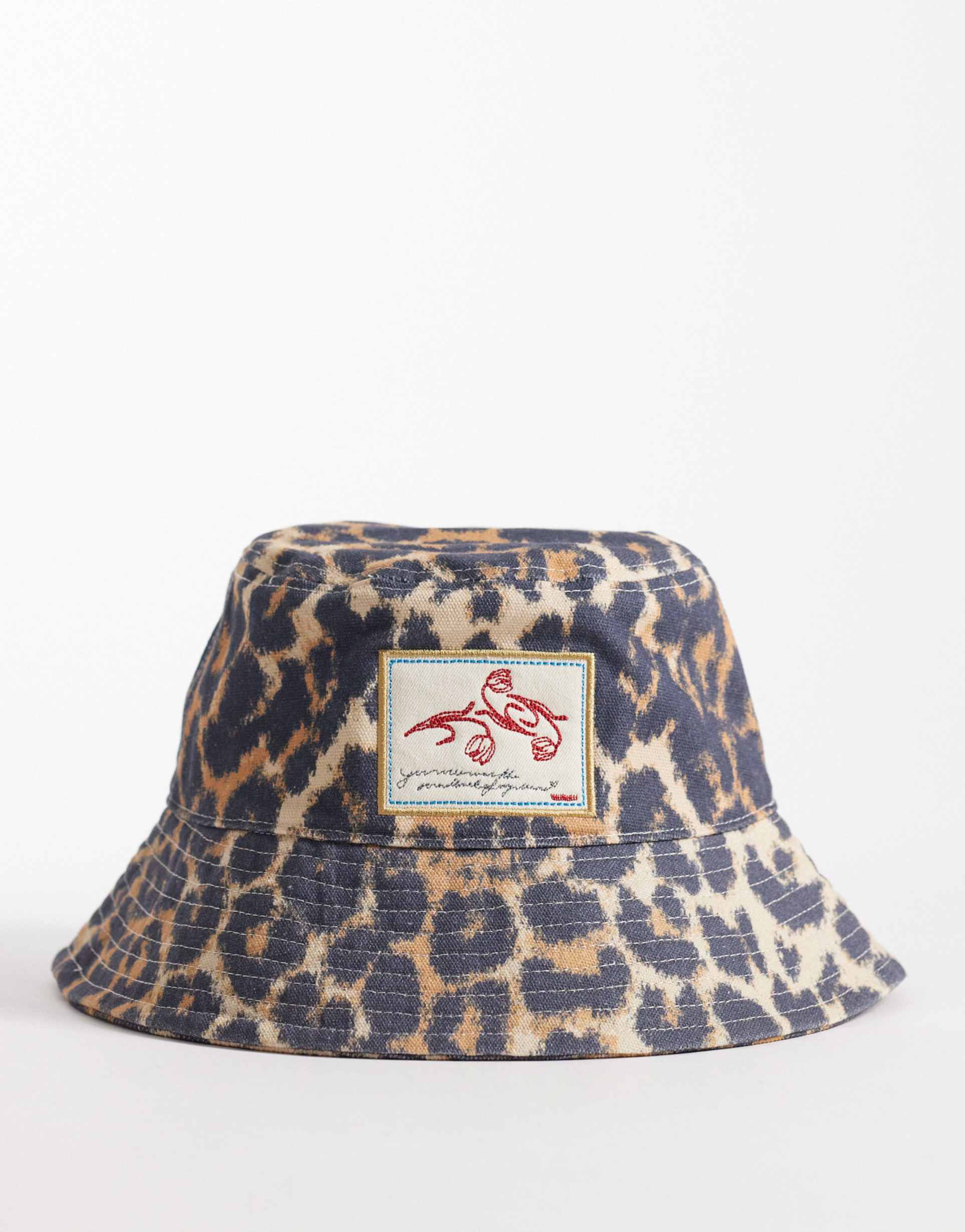 becksondergaard leopa cotton bucket hat in leopard print