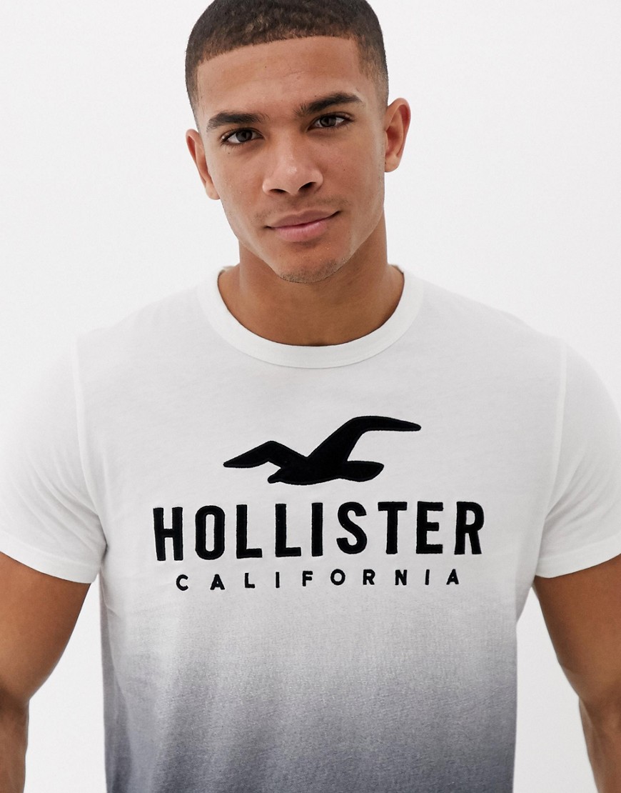 фото Белая/черная облегающая футболка с эффектом деграде и большим логотипом hollister-белый