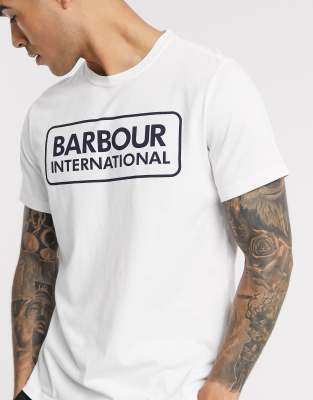 фото Белая футболка с большим логотипом barbour international-белый