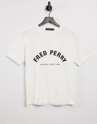 фото Белая футболка с изогнутым логотипом fred perry-белый