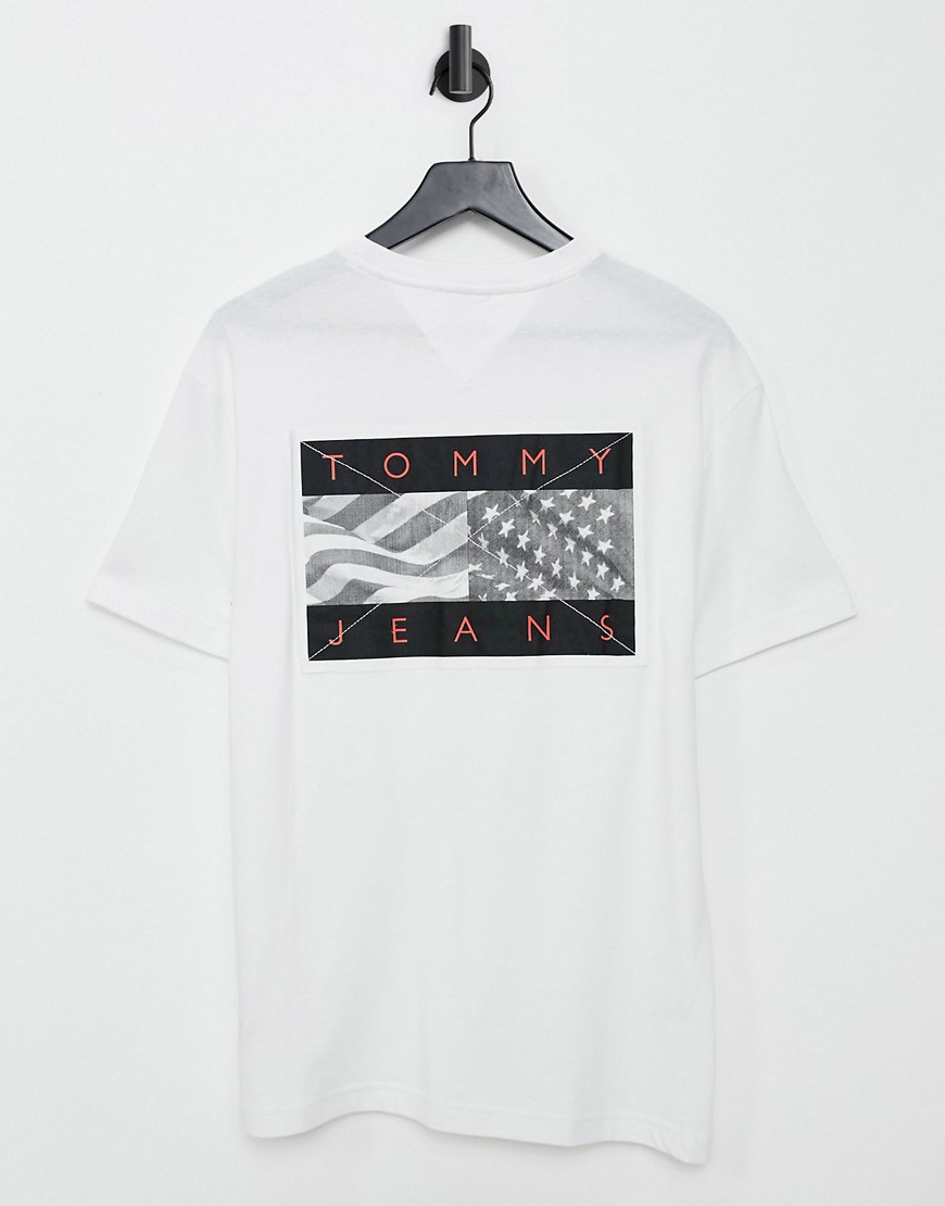 фото Белая футболка с логотипом-флагом на груди и спине tommy jeans-белый