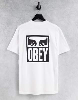 фото Белая футболка с принтом на спине obey-белый