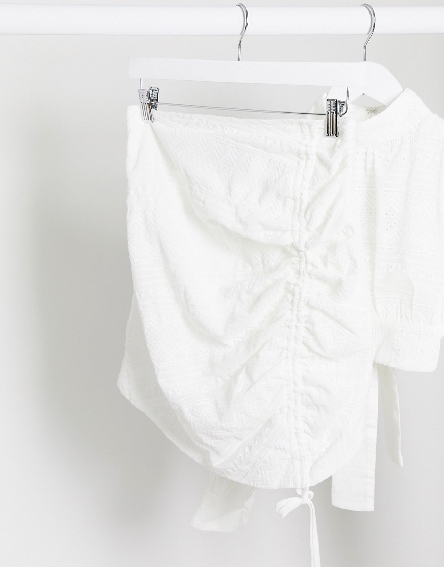 фото Белая мини-юбка от комплекта со сборками rare london-белый