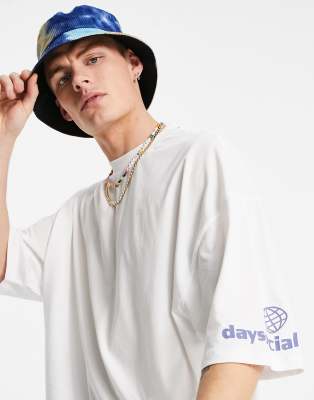 фото Белая oversized-футболка с логотипом на рукаве asos daysocial-белый asos day social