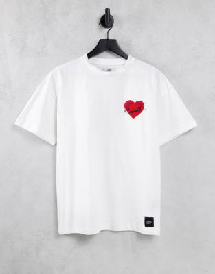 Футболки с принтом Белая oversized-футболка с вышитой накладкой в виде сердца Sixth June-Белый