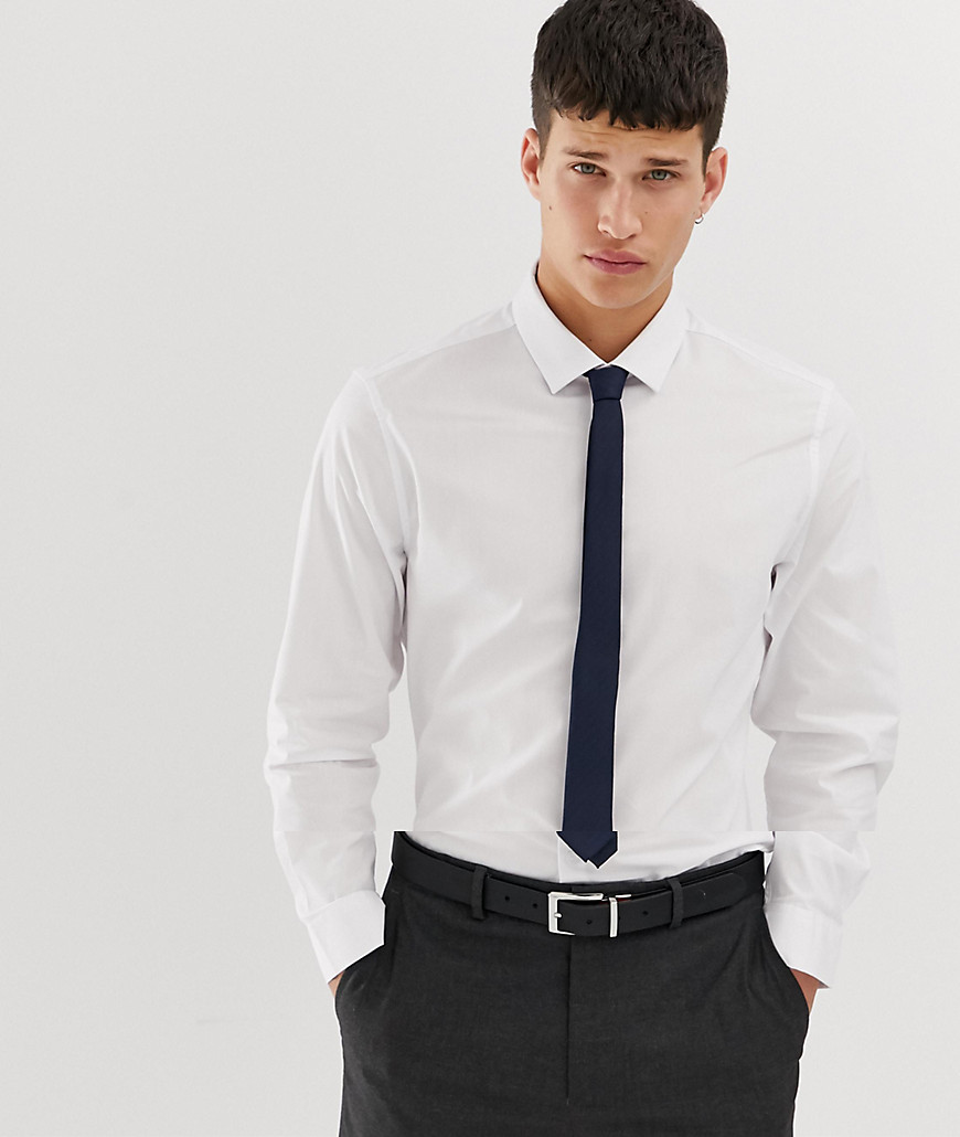 фото Белая приталенная рубашка с темно-синим галстуком и платком для пиджака asos design-мульти