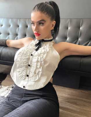 Белая рубашка с открытой спиной и оборками спереди Labelrail x Sophia Hadjipanteli-Белый
