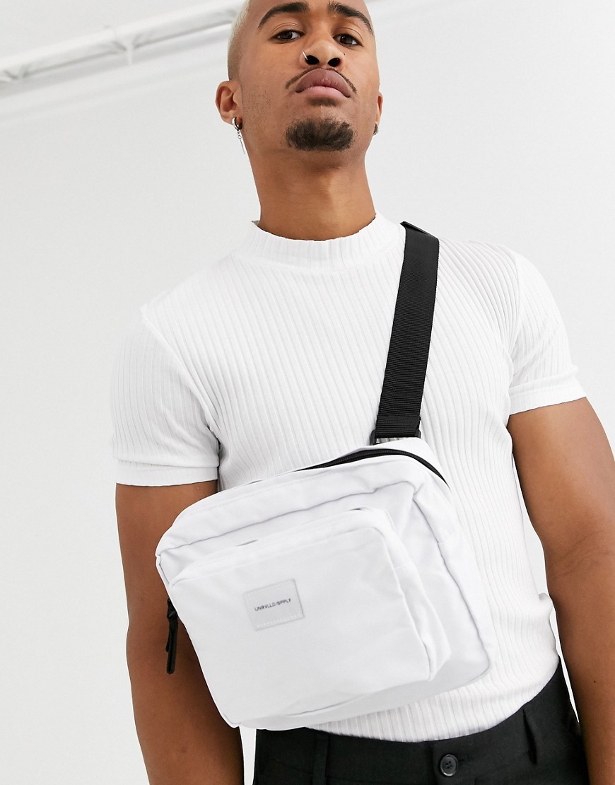 фото Белая сумка через плечо с черными молниями asos design-белый