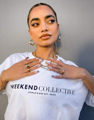 фото Белая свободная футболка с логотипом asos weekend collective-белый