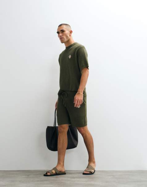 Belier - Co-ord set van gehaakt gebreid T-shirt en short in olijfgroen - view 1