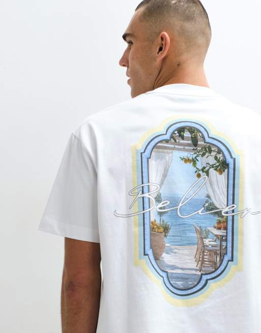 Belier - T-shirt à imprimé graphique paysage côtier de Sicile - Blanc, 5 de 5