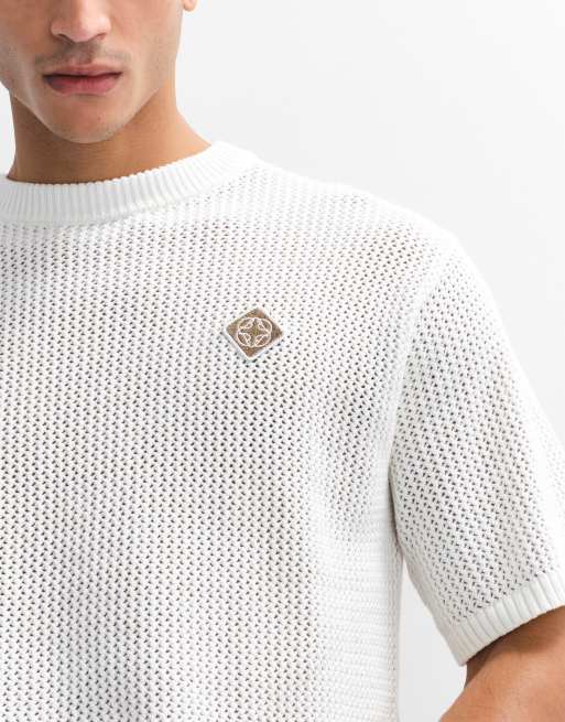 Belier – Vit t-shirt med rund halsringning och virkad logga, 2 av 7