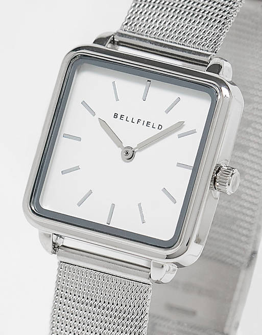 Bellfiels - Armbåndsur med minimalistisk meshrem og firkantet urskive i sølvfarve
