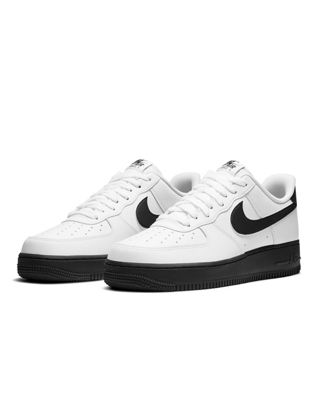 Бело-черные кроссовки Nike Air Force 1 